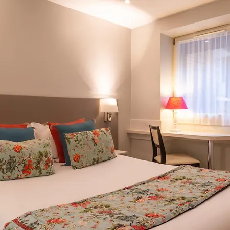 Hotel De La 3*