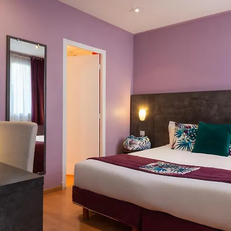 Hotel De La 3*