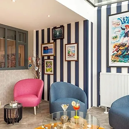 Hotel De La 3*